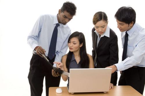 會(huì)計(jì)主管與財(cái)務(wù)主管：企業(yè)管理中的角色分工與協(xié)同